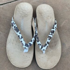 NEW Vionic Dillion Toe Post Sandal 8.5